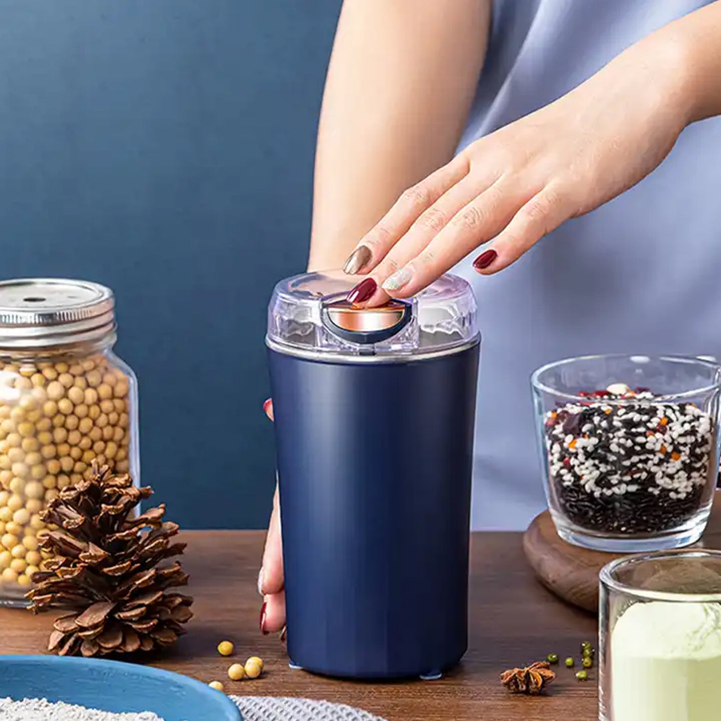 Mini Mixer Small Blender Powerful Mini Grinder Electric Coffee Bean Grinder Grinder Machine Portable Grinder For Home And Office.