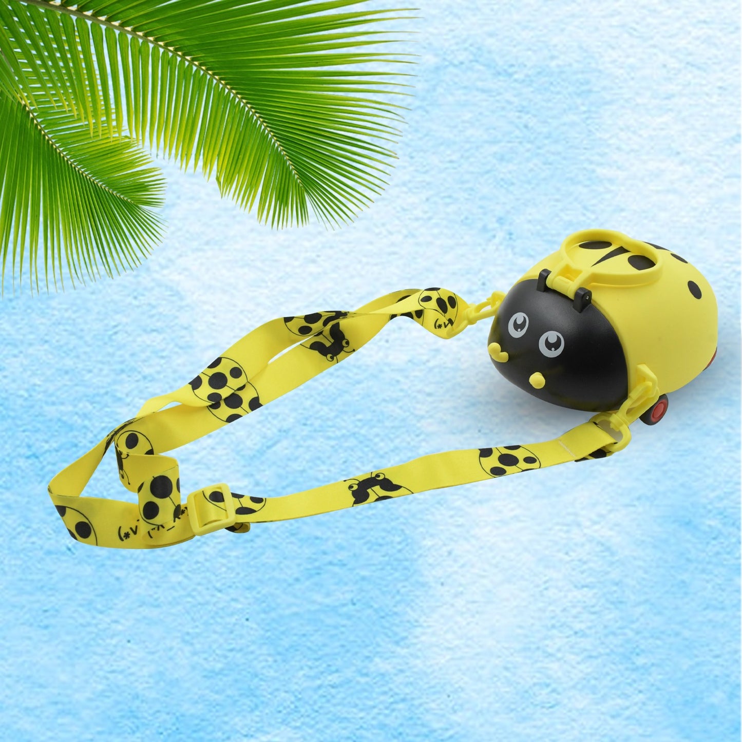 Cute Plastic Bug Shape Water Bottle With Adjustable Shoulder Strap 4 Wheel Straw Portable Drinking Cup Water Bottle For Kids Water Bottle Return Gift For Kids Water Bottle With Straw School Kinds Water Bottle (1 Pc)