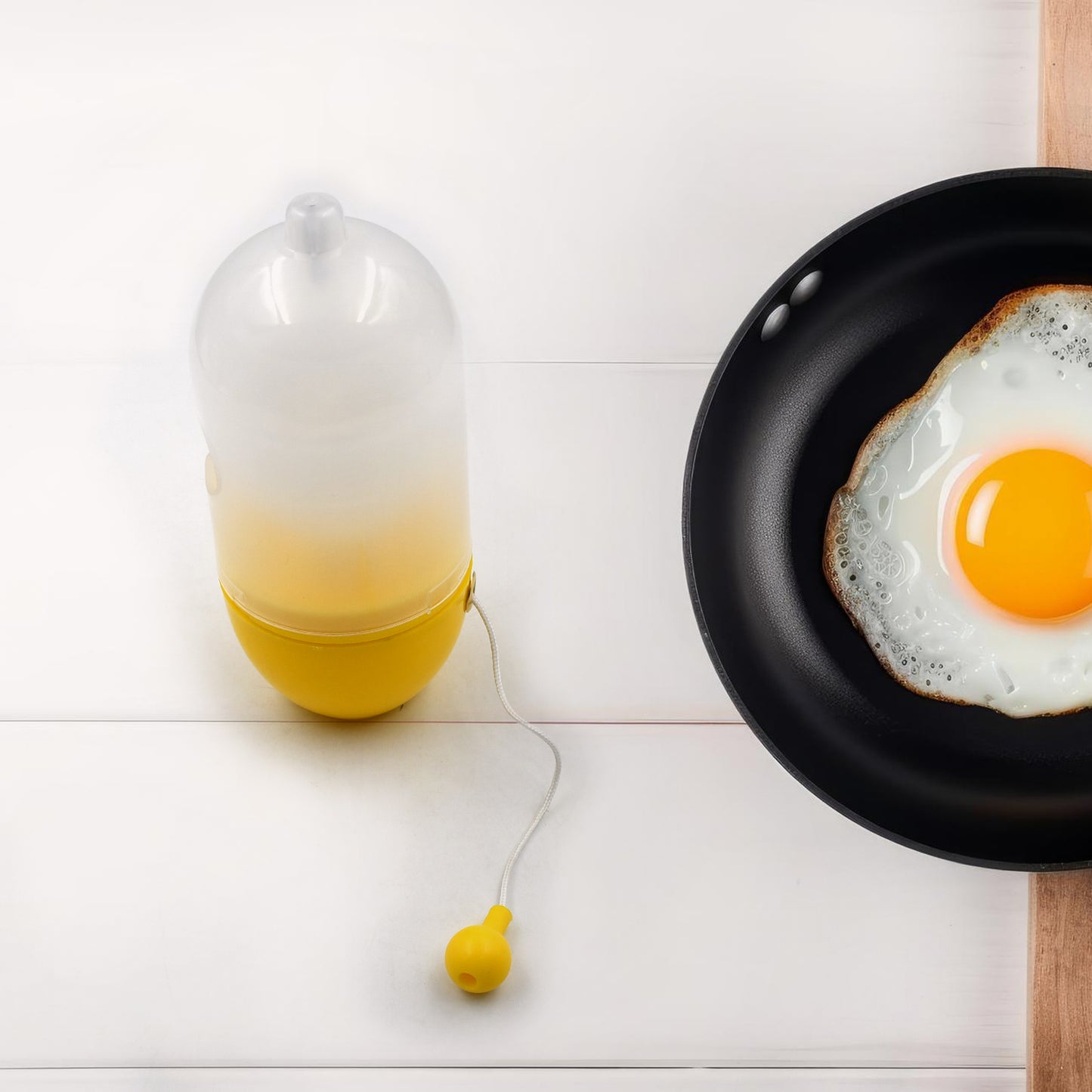 Manual Egg Puller Scrambler Household White Egg Yolk Mixer Kitchen Tool Mix Manual Scrambler Convenient Without Breaking Eggs.